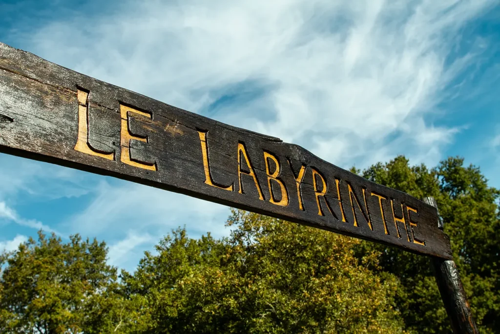 amenagement-bois-panneau-labyrinthe-1
