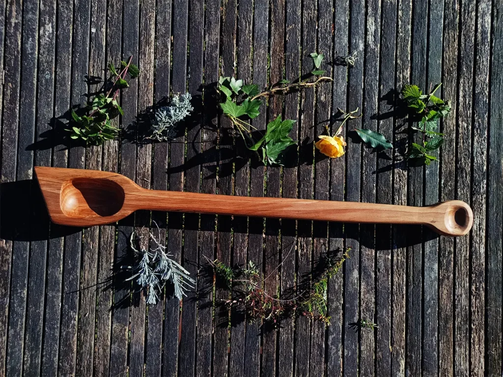 objet-bois-cuillere-chaudron-1