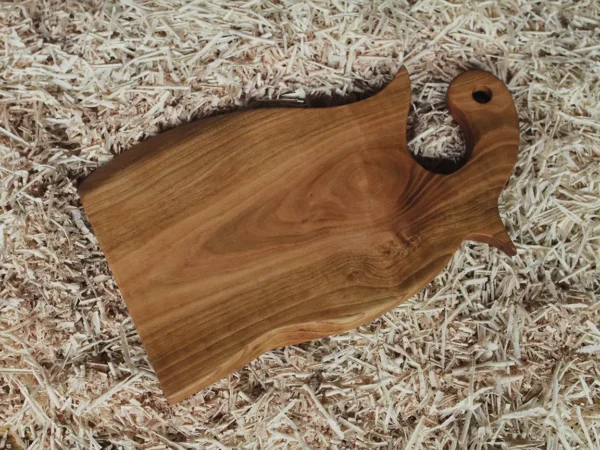 Planche à découper en bois de merisier massif N°1