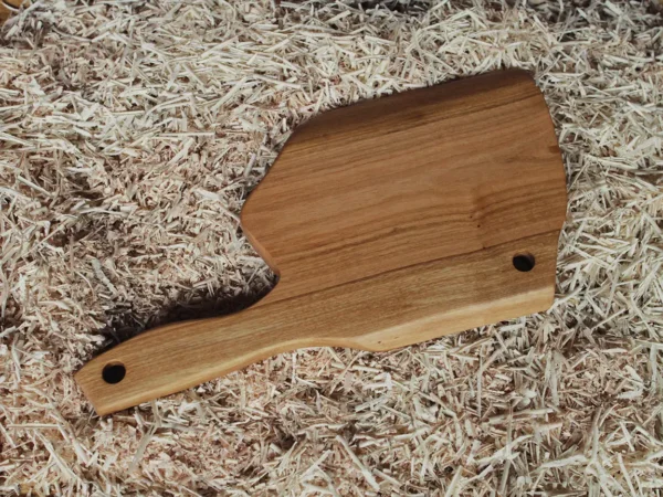 Planche à découper en bois de merisier massif N°4