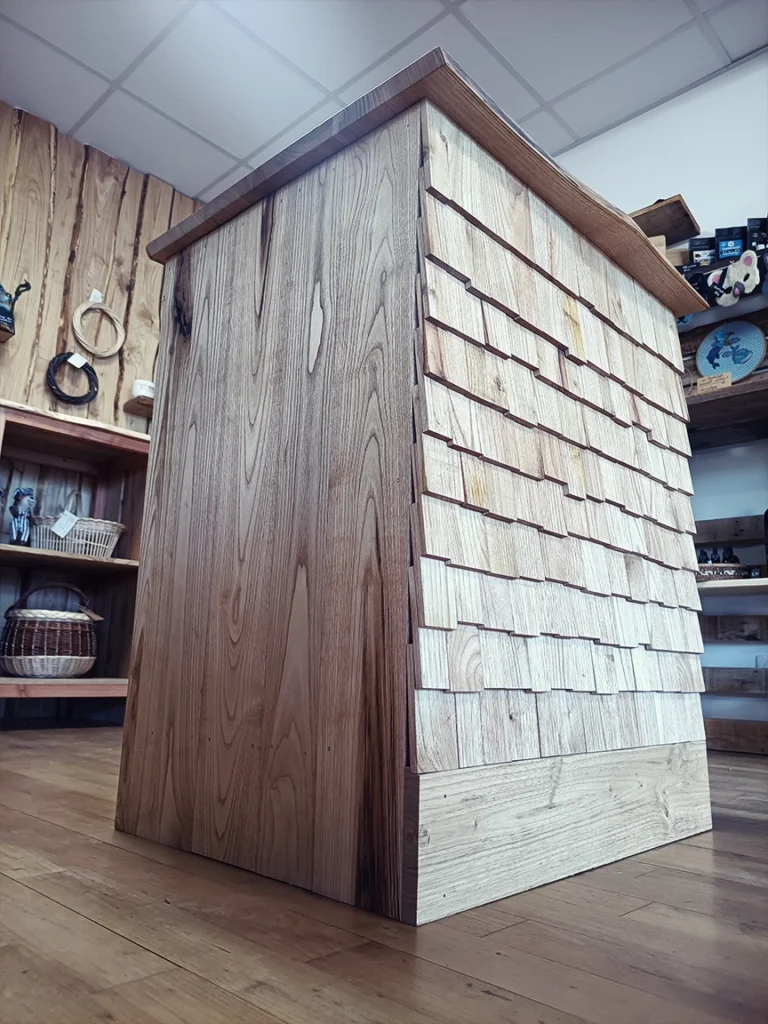 mobilier-bois-meuble-presentoir-chataignier-1-1